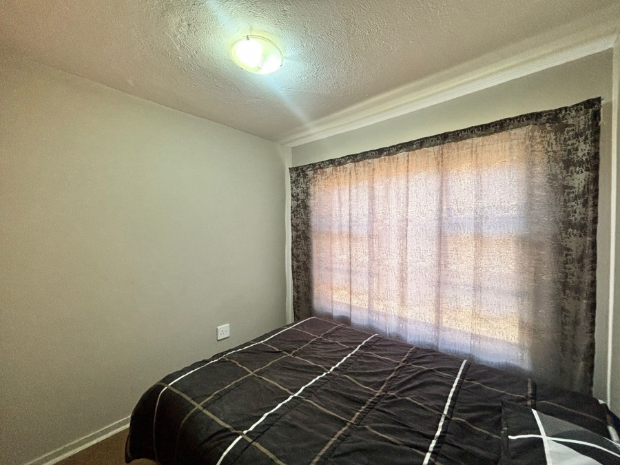 1 Bedroom Property for Sale in Potchefstroom North West
